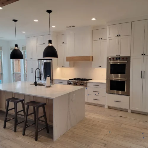 Quartz vs. Granite: Which Is Better For Your Kitchen Remodeling Southlake TX Project?
